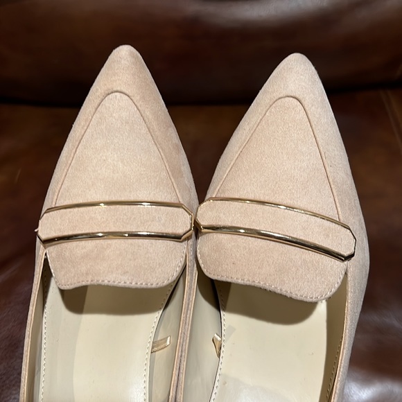 Jones New York Classy Pump in a versatile color. Worn once in EUC - Picture 14 of 17